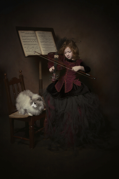 Photograph Carola Kayen Mouthaan Violin Girl on One Eyeland