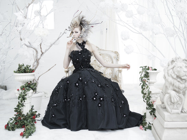 Photograph Haseo Hasegawa White World on One Eyeland