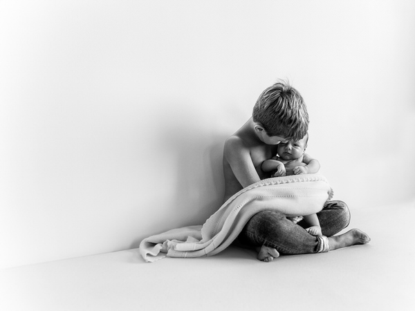 Photograph Leo Botana Amor De Hermanos on One Eyeland