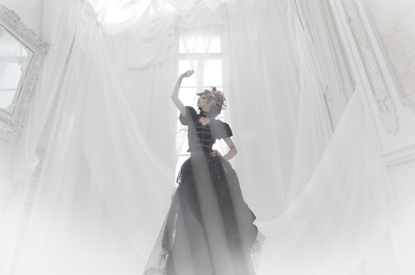 Photograph Haseo Hasegawa Oblique on One Eyeland