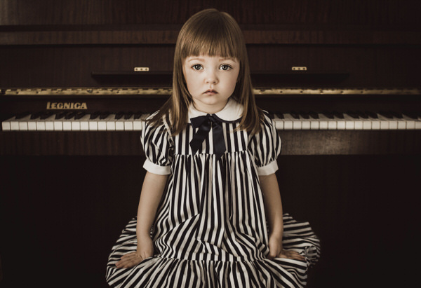 Photograph Marta Sliwak Pianist on One Eyeland