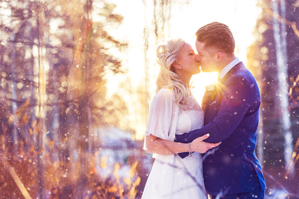 Photograph Jukka Vahalummukka Winter Wedding on One Eyeland