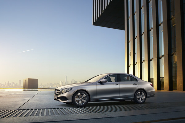 Photograph Peter Lindemann Mercedes Benz City on One Eyeland