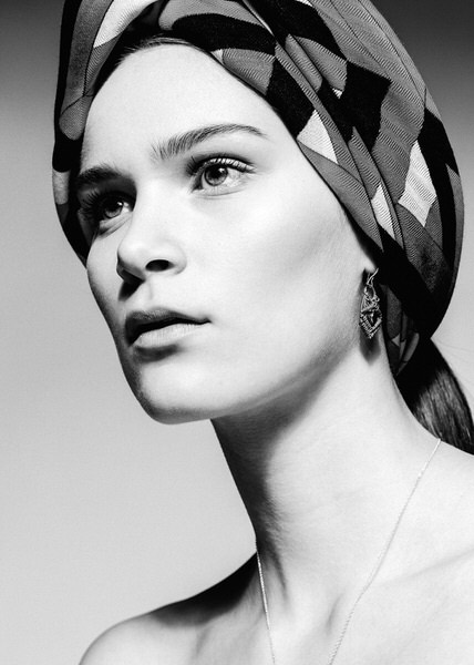 Photograph Alfonso Bravo Nele Portrait on One Eyeland