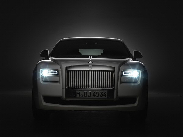 Photograph We Shoot It Rolls Royce Front on One Eyeland