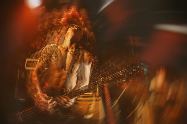 Photograph Kenji Nakamatsu Flowing on One Eyeland
