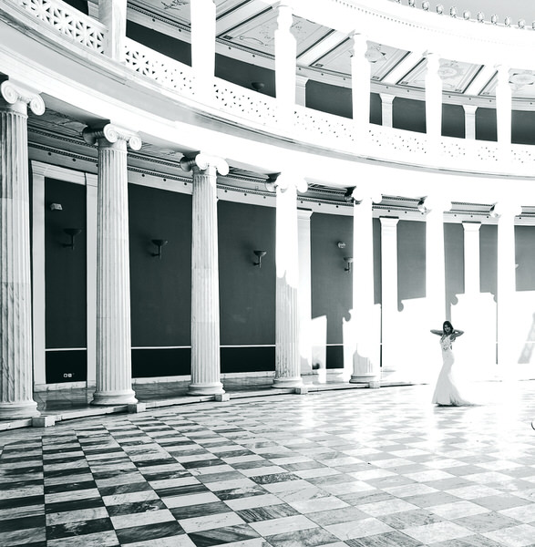 Photograph Spyros Mouzakitis Bride on One Eyeland