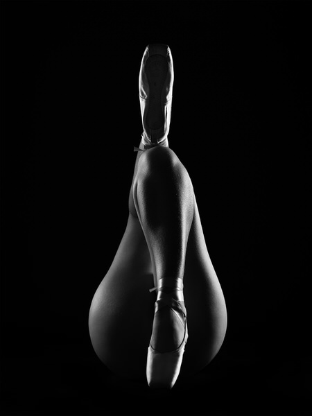 Photograph Jackson Carvalho Le Balerrine Poire on One Eyeland