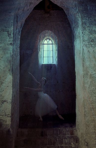 Photograph Reiny Bourgonje Ballerina on One Eyeland
