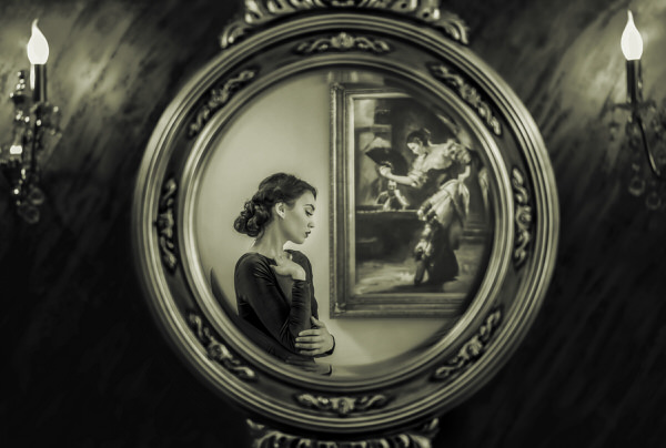Photograph Laura Stoica Medallion on One Eyeland