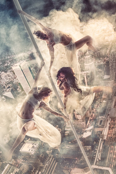 Photograph Juhamatti Vahdersalo Poleflow Ladies on One Eyeland