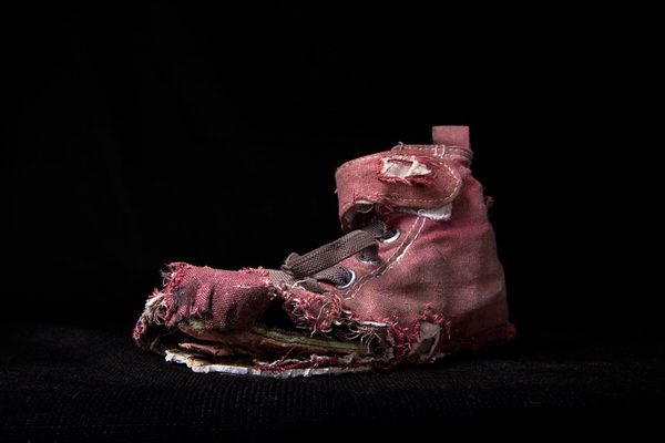 Photograph Hamish Trounson Chewed Sneaker on One Eyeland