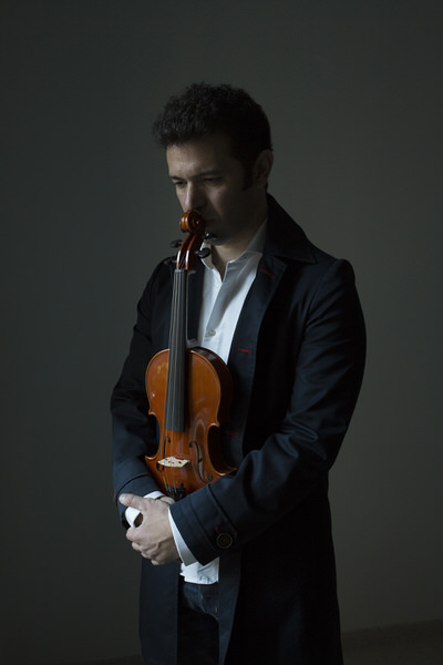 Photograph Sensi Lorente Musician on One Eyeland