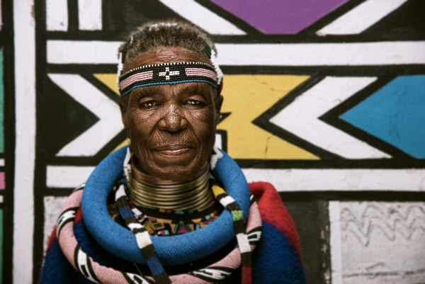 Photograph Seagram Pearce Esther Mahlangu Ndebele Artist on One Eyeland