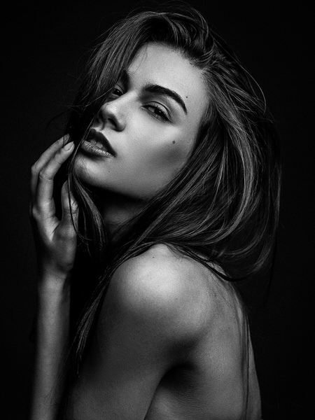 Photograph Martin Krystynek Sensual Beauty on One Eyeland