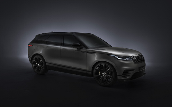 Photograph We Shoot It Range Rover Velar on One Eyeland
