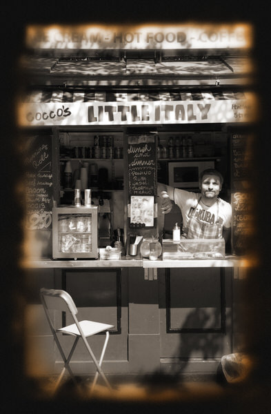 Photograph Douglas Vernimmen Coffee Box Edinburgh_1 on One Eyeland