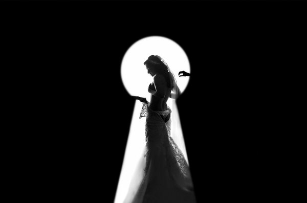 Photograph Matt Sowa Framing The Bride on One Eyeland