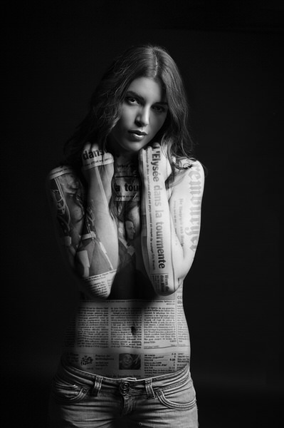 Photograph Vito Motiv Bad News Girl on One Eyeland