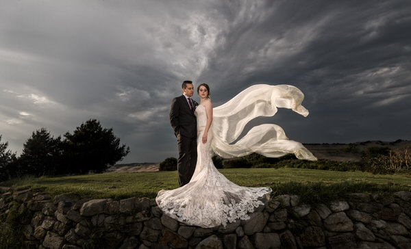 Photograph Vicens Forns Wedding Angel on One Eyeland