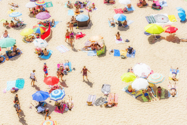 Photograph Ben Welsh Crowded Beach on One Eyeland