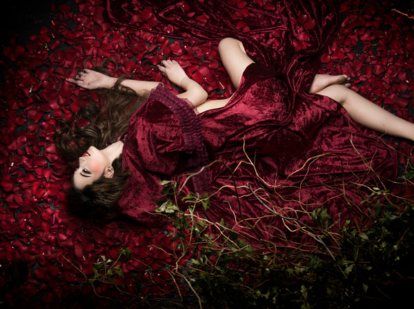 Photograph Haseo Hasegawa Red on One Eyeland