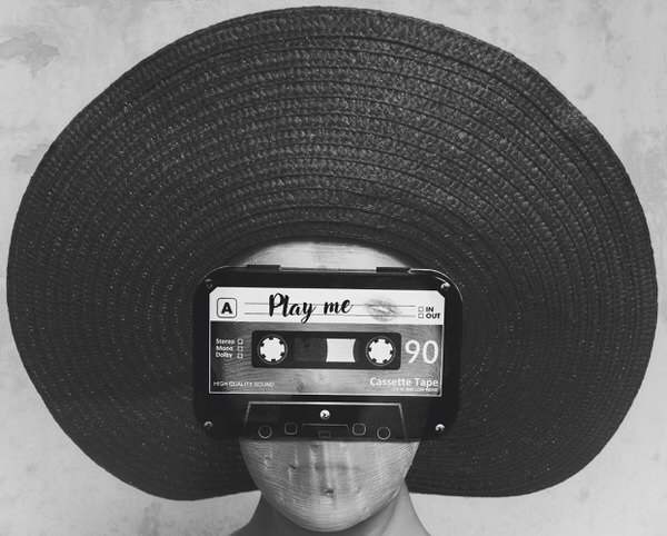 Photograph Niina Sonne Play Me on One Eyeland