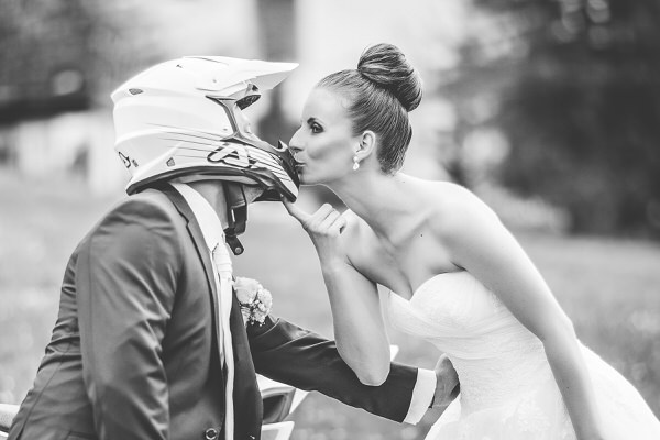 Photograph Lubos Vrtik Moto Kiss on One Eyeland