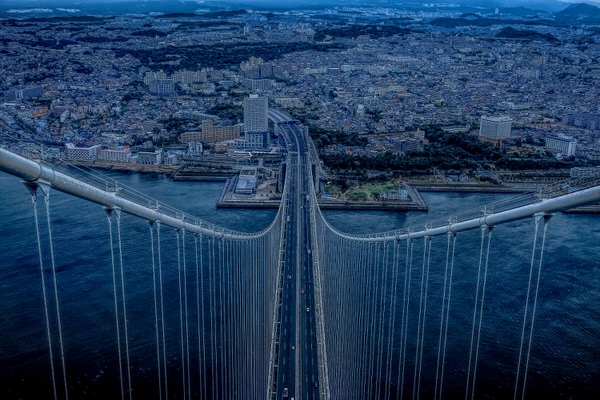 Photograph Yoshitaka Aida From The Top Of The Akashi Kaikyo Bridge on One Eyeland