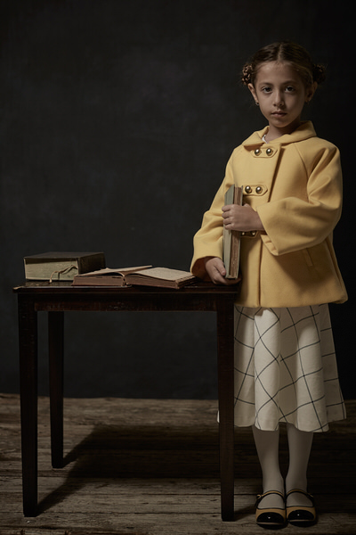 Photograph Mauricio Candela Books Lover on One Eyeland