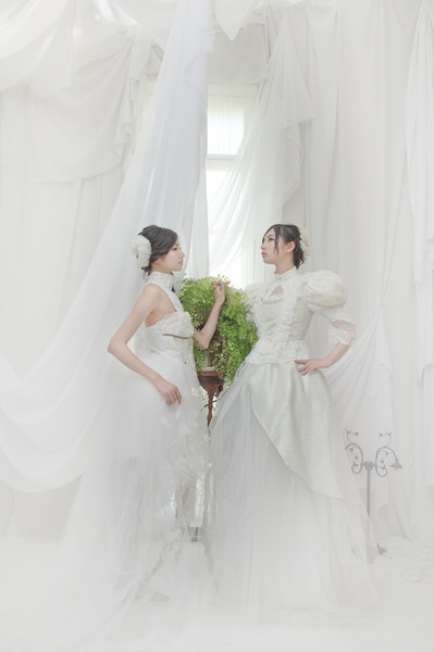 Photograph Haseo Hasegawa White on One Eyeland