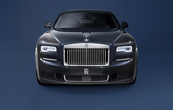Photograph Nigel Harniman Rolls Royce Ghost on One Eyeland