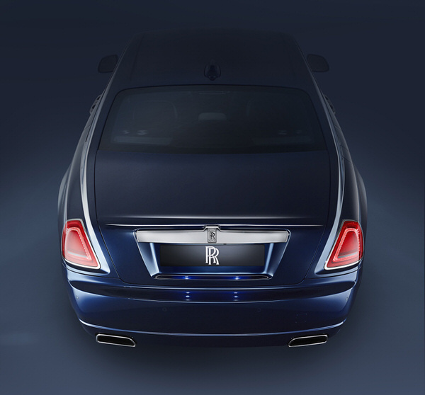 Photograph Nigel Harniman Rolls Royce Ghost on One Eyeland