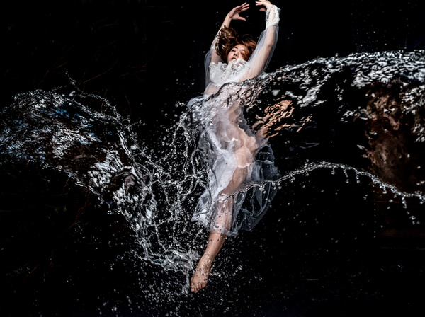 Photograph Haseo Hasegawa Splash on One Eyeland