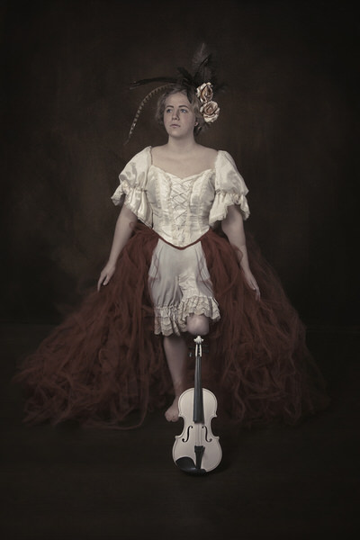 Photograph Carola Kayen Mouthaan Violin Girl on One Eyeland