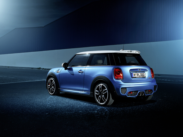 Photograph Peter Lindemann Mini on One Eyeland