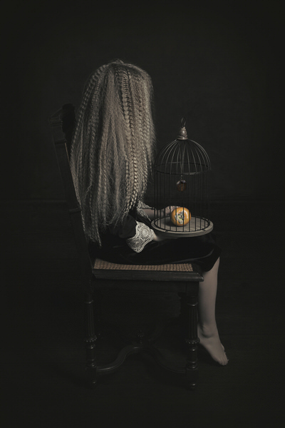 Photograph Carola Kayen Mouthaan Mistery Girl on One Eyeland