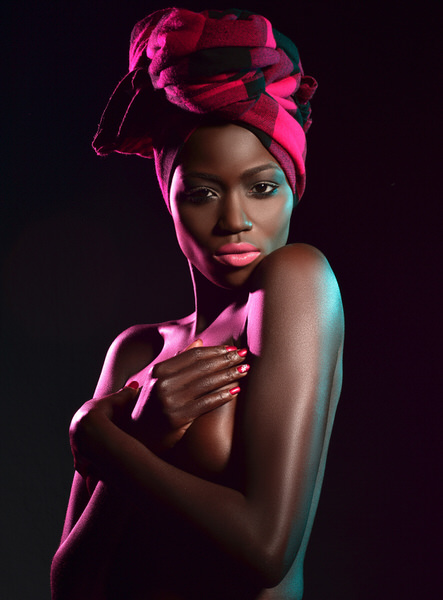 Photograph Brandon Barnard Kenyan Beauty on One Eyeland