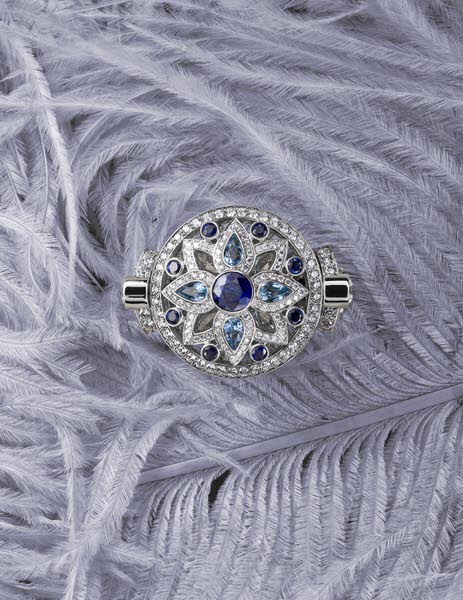 Photograph Jonathan Knowles Luxury Ring on One Eyeland