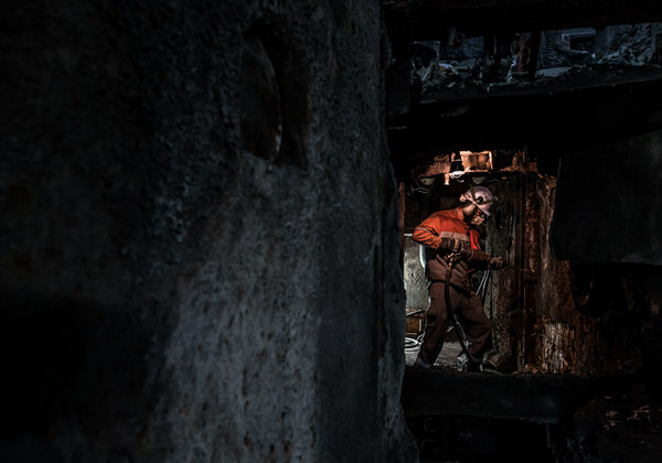 Photograph Alex Berasategi Working on One Eyeland