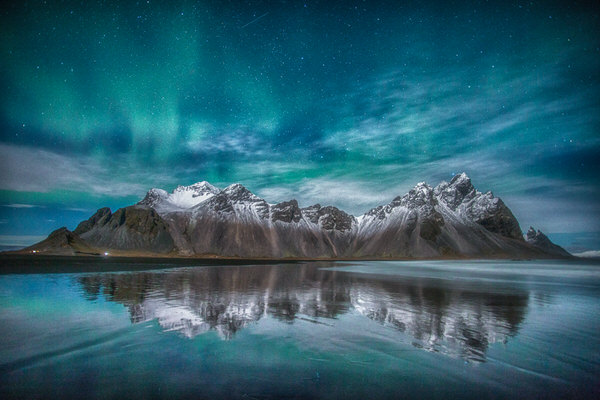 Photograph Peter Svoboda Vestrahorn Colorful Night on One Eyeland