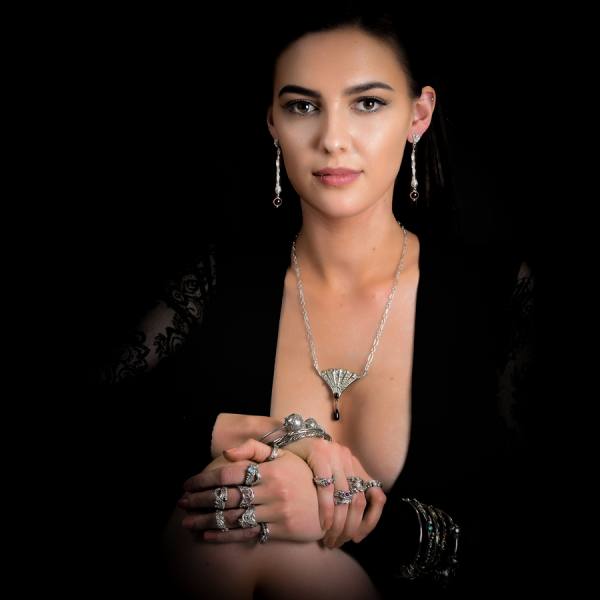 Photograph Gary Sheridan Jewellery on One Eyeland
