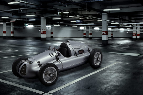 Photograph Damian Szmurlo F1 on One Eyeland
