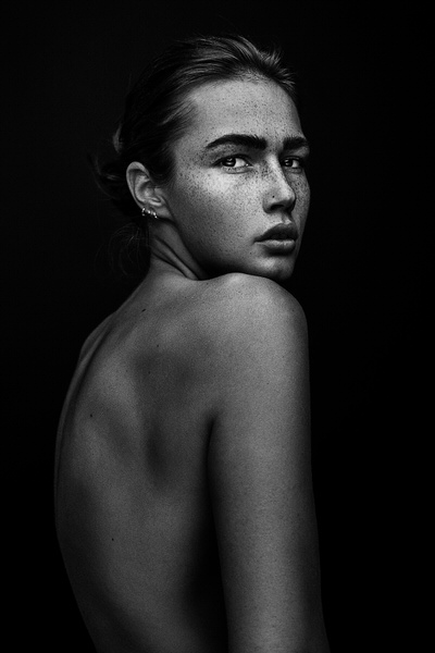 Photograph Martin Krystynek Sensual Beauty on One Eyeland