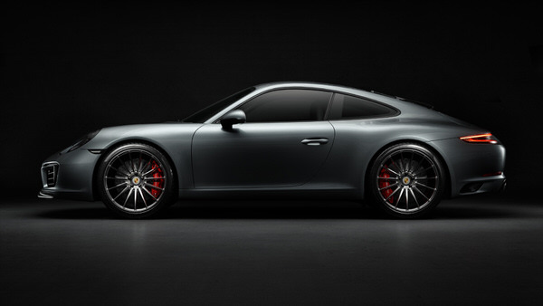 Photograph Nazar Andriychuk Porshce 911 Carrera S on One Eyeland