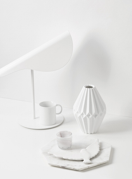 Photograph Manoo Manookulkit White Object 1 on One Eyeland