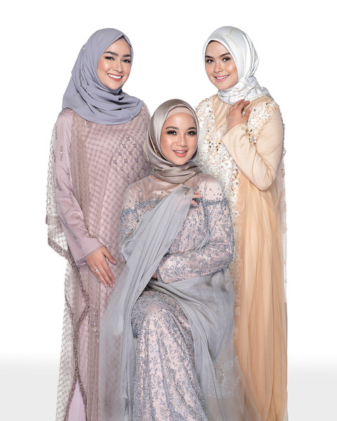 Photograph Hartono Hosea Indonesian Girls on One Eyeland