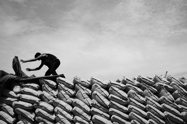 Photograph Christopher Tovo Concert Worker In Jakarta on One Eyeland
