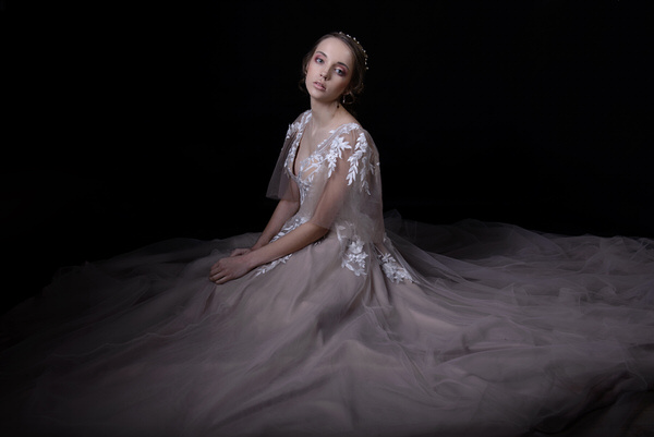 Photograph Magdalena Halas Bridal on One Eyeland