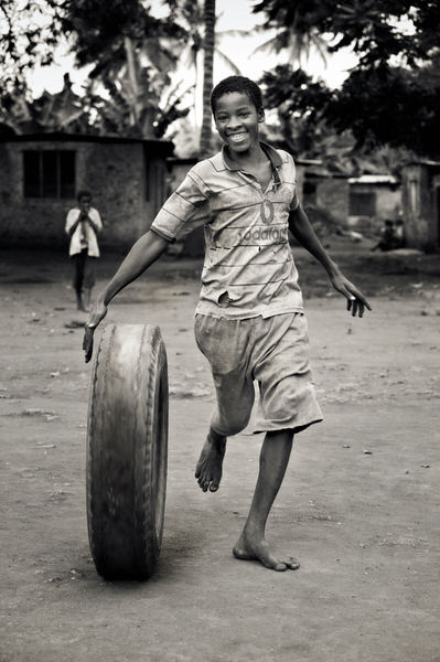 Photograph Elmer Laahne Zanzibar Spinning on One Eyeland